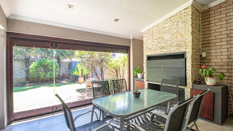 3 Bedroom Property for Sale in Beyerspark Gauteng