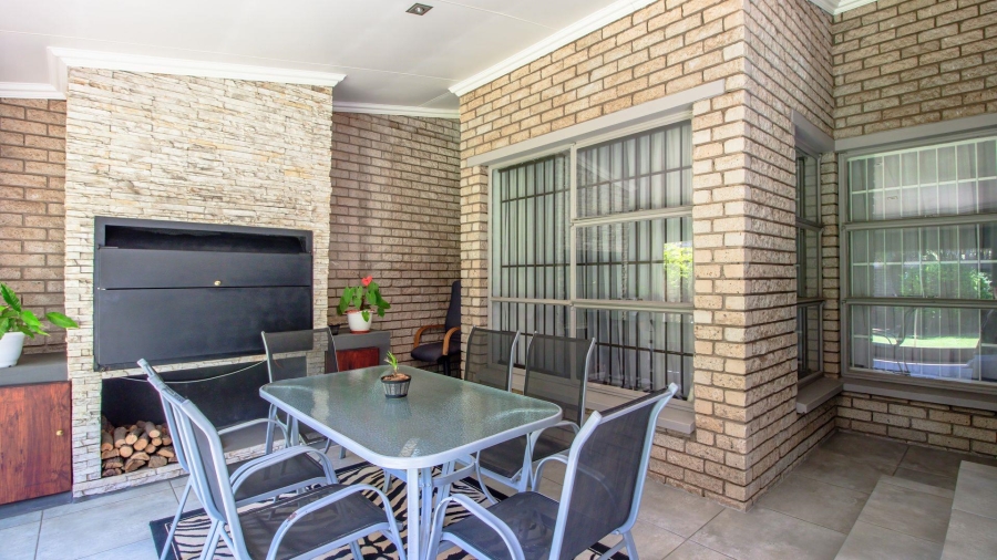 3 Bedroom Property for Sale in Beyerspark Gauteng