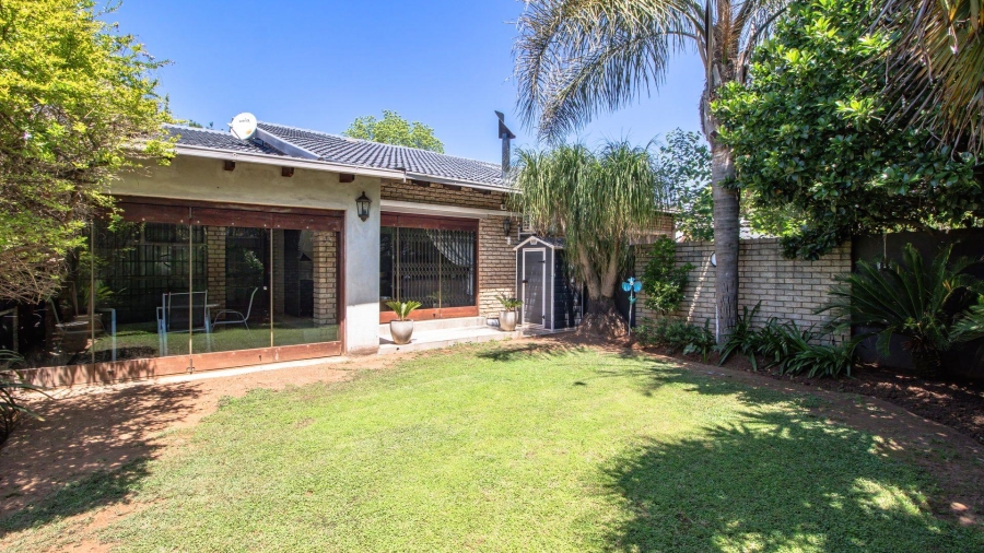 3 Bedroom Property for Sale in Beyerspark Gauteng