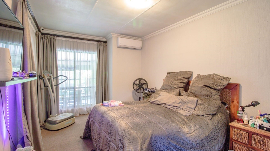 3 Bedroom Property for Sale in Beyerspark Gauteng