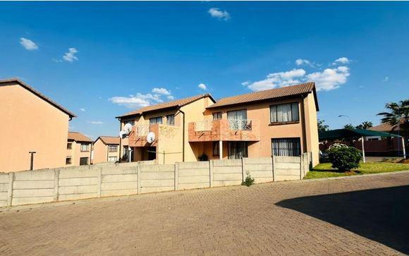 2 Bedroom Property for Sale in Mondeor Gauteng