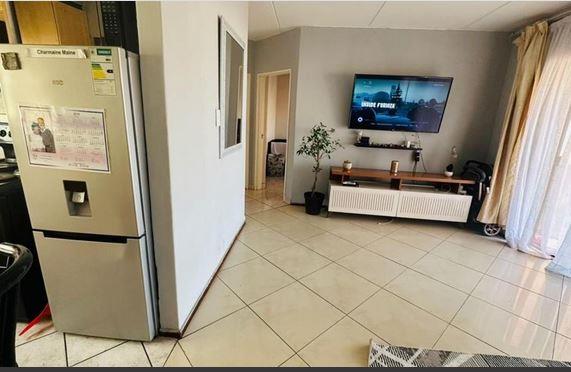 2 Bedroom Property for Sale in Mondeor Gauteng