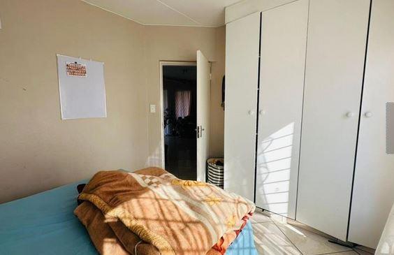 2 Bedroom Property for Sale in Mondeor Gauteng