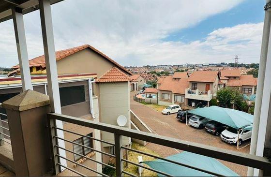 2 Bedroom Property for Sale in Mondeor Gauteng