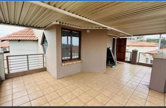 2 Bedroom Property for Sale in Mondeor Gauteng