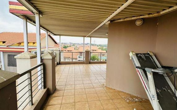 2 Bedroom Property for Sale in Mondeor Gauteng