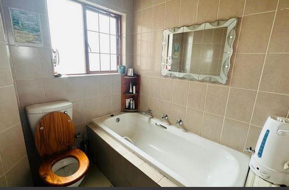 2 Bedroom Property for Sale in Mondeor Gauteng