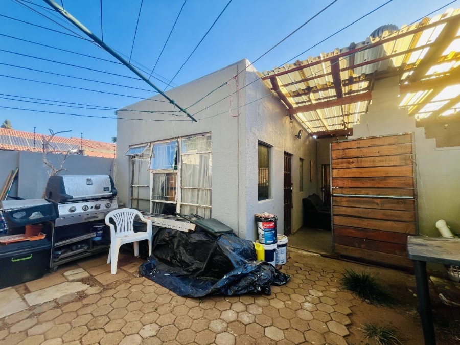4 Bedroom Property for Sale in Suideroord Gauteng