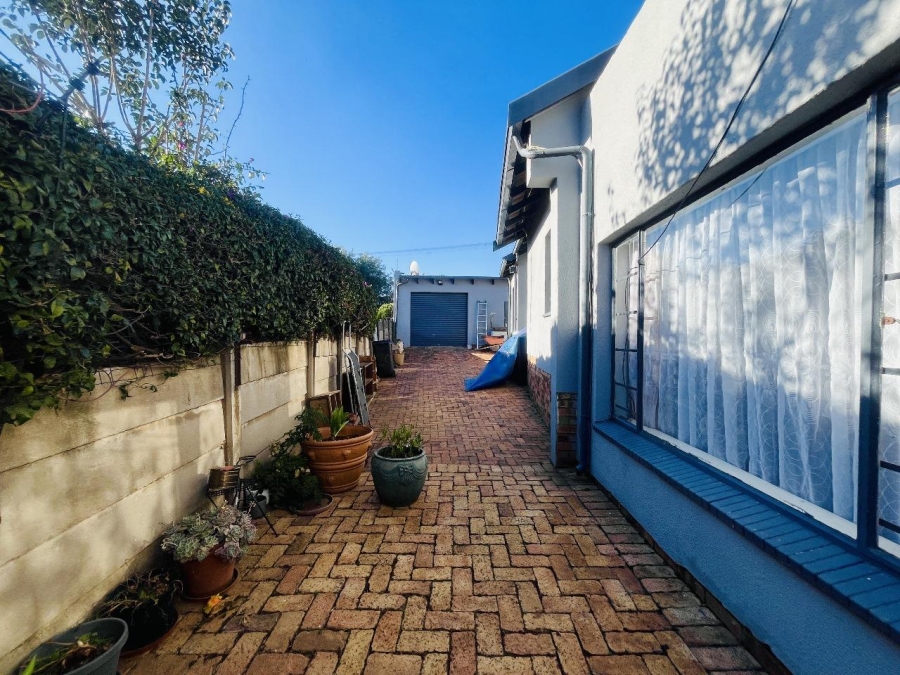 4 Bedroom Property for Sale in Suideroord Gauteng