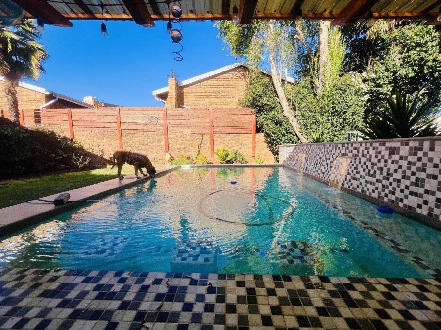 4 Bedroom Property for Sale in Suideroord Gauteng