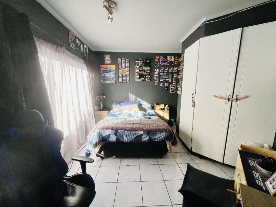 4 Bedroom Property for Sale in Suideroord Gauteng