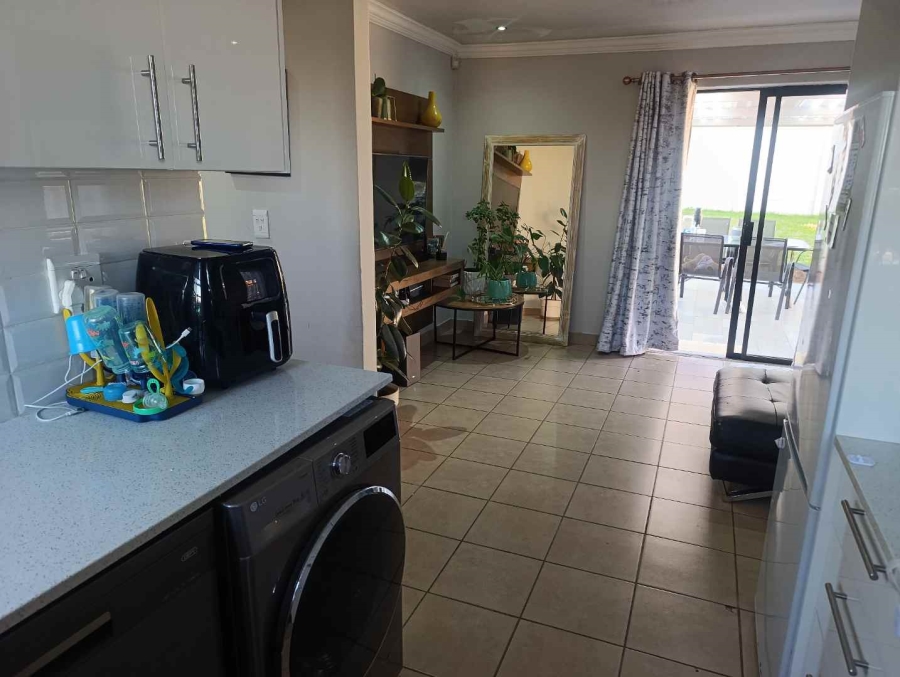 2 Bedroom Property for Sale in Thatch Hill Estate Gauteng