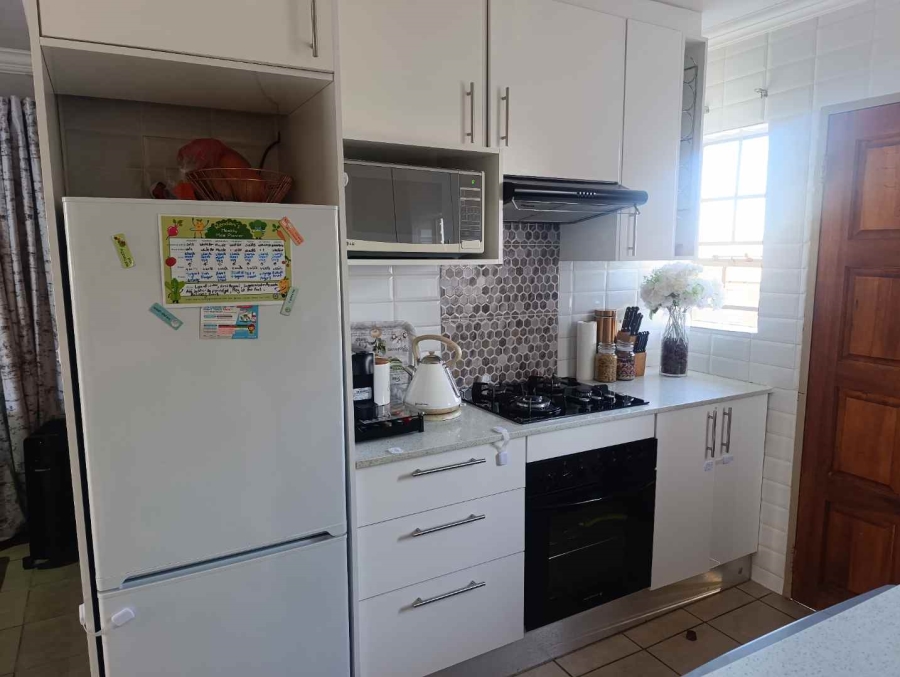 2 Bedroom Property for Sale in Thatch Hill Estate Gauteng