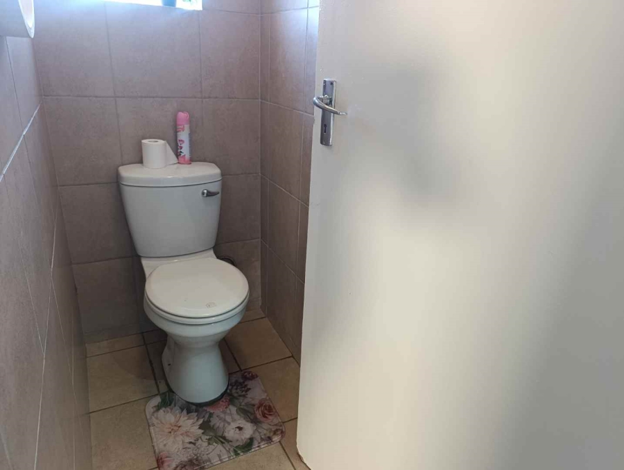 2 Bedroom Property for Sale in Thatch Hill Estate Gauteng