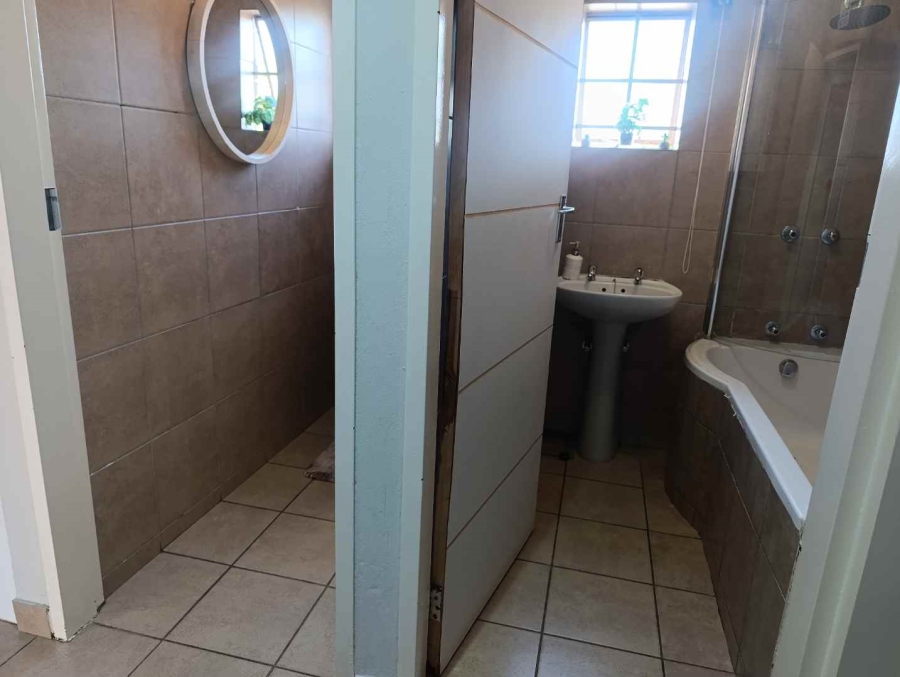 2 Bedroom Property for Sale in Thatch Hill Estate Gauteng