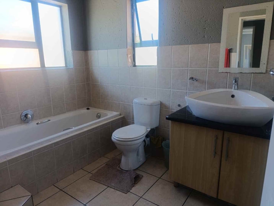 3 Bedroom Property for Sale in Noordwyk Gauteng