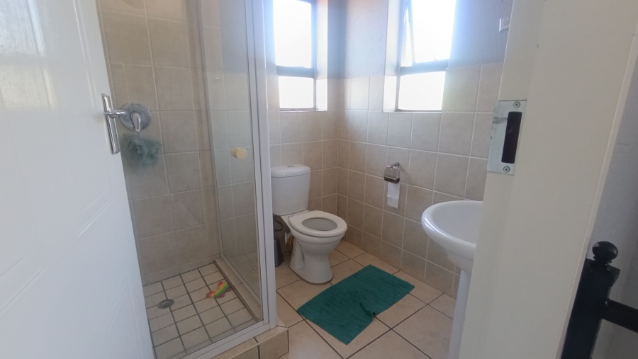 3 Bedroom Property for Sale in Noordwyk Gauteng