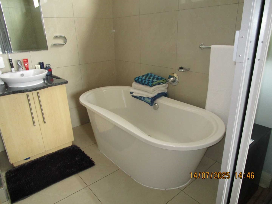 To Let 2 Bedroom Property for Rent in Morningside Gauteng