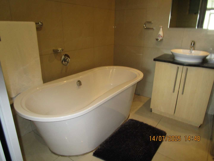 To Let 2 Bedroom Property for Rent in Morningside Gauteng