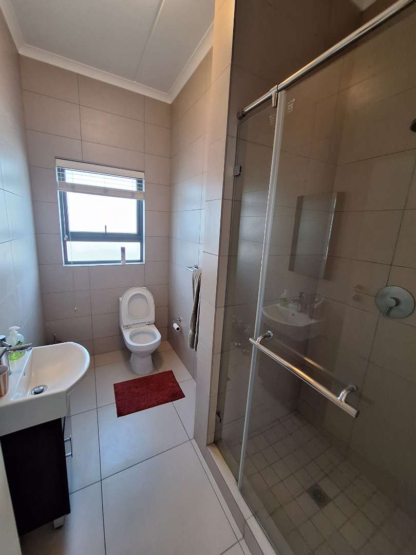 To Let 2 Bedroom Property for Rent in Broadacres Gauteng