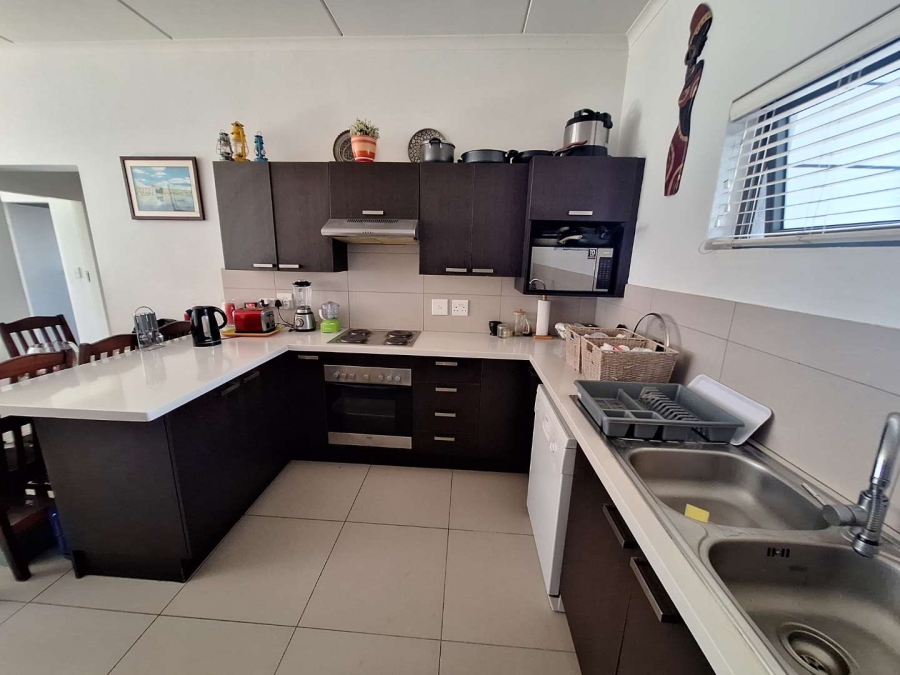 To Let 2 Bedroom Property for Rent in Broadacres Gauteng