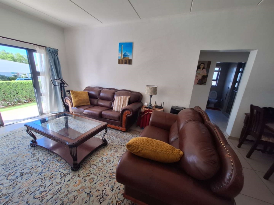 To Let 2 Bedroom Property for Rent in Broadacres Gauteng