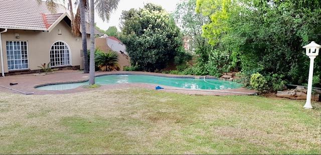 To Let 4 Bedroom Property for Rent in Gallo Manor Gauteng