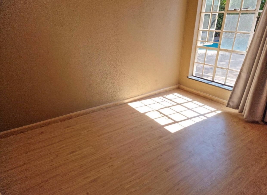 To Let 4 Bedroom Property for Rent in Gallo Manor Gauteng