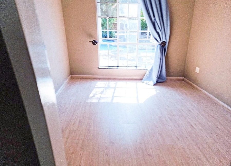 To Let 4 Bedroom Property for Rent in Gallo Manor Gauteng