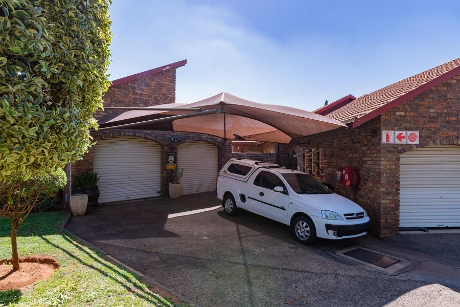 3 Bedroom Property for Sale in Birchleigh North Gauteng