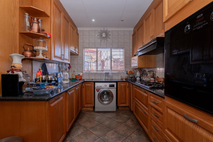 3 Bedroom Property for Sale in Birchleigh North Gauteng