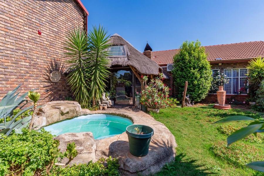 3 Bedroom Property for Sale in Birchleigh North Gauteng