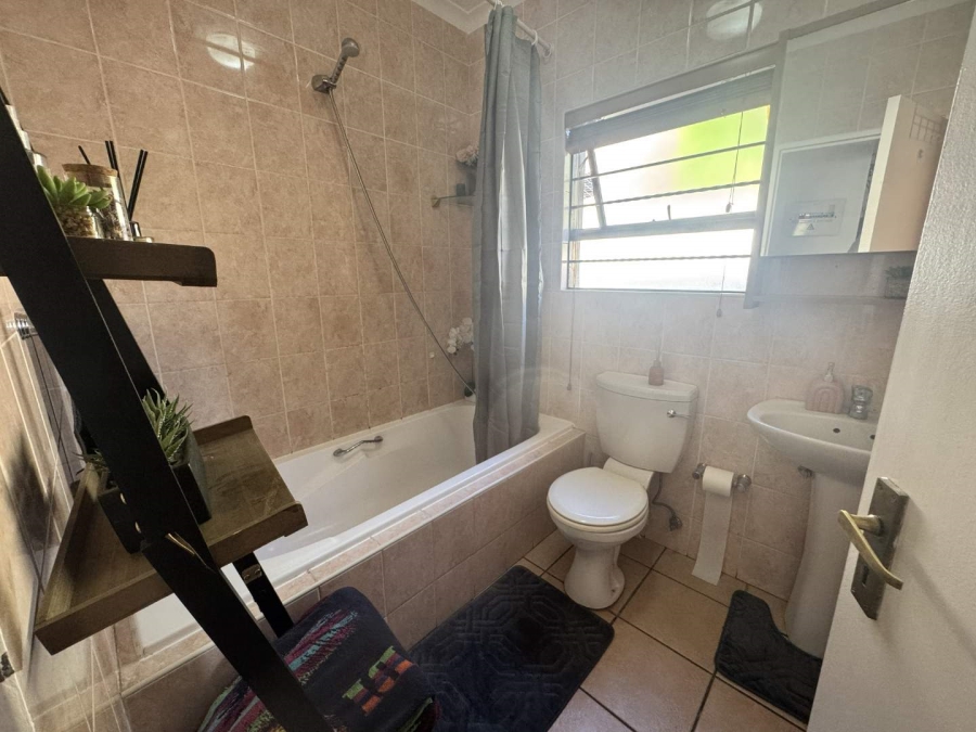 To Let 3 Bedroom Property for Rent in Fourways Gauteng