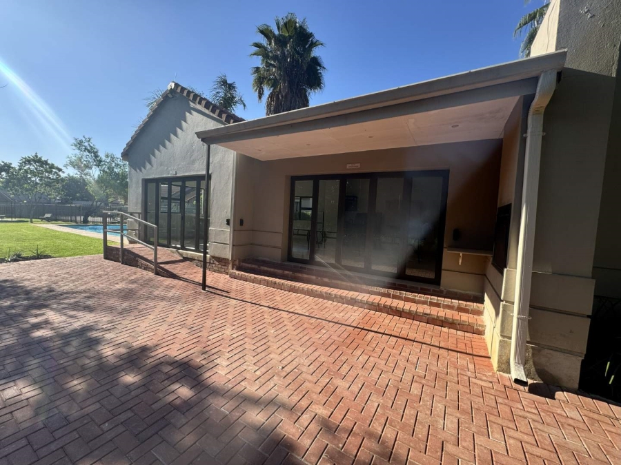 To Let 3 Bedroom Property for Rent in Fourways Gauteng