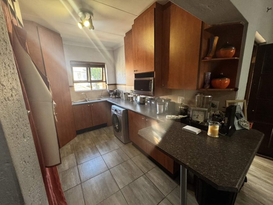 To Let 2 Bedroom Property for Rent in Broadacres Gauteng