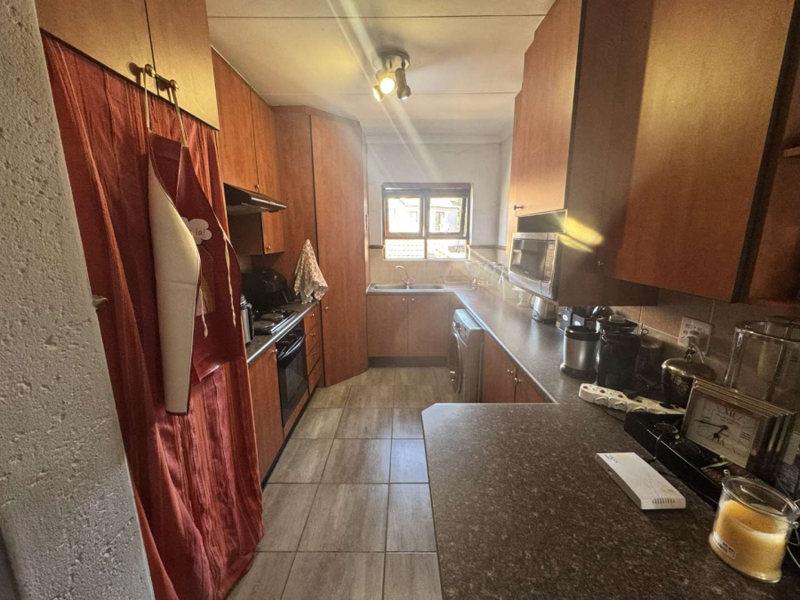 To Let 2 Bedroom Property for Rent in Broadacres Gauteng