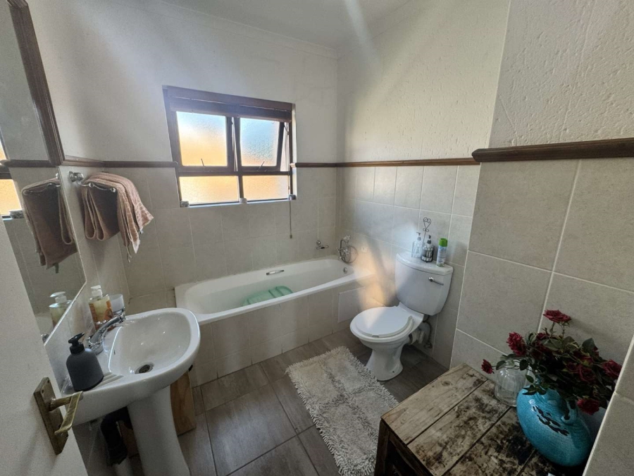 To Let 2 Bedroom Property for Rent in Broadacres Gauteng