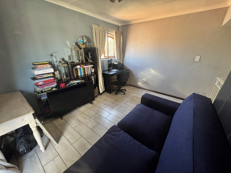 To Let 2 Bedroom Property for Rent in Broadacres Gauteng