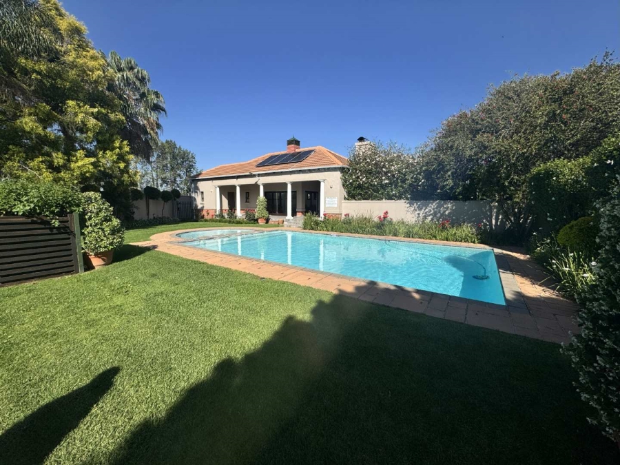 To Let 2 Bedroom Property for Rent in Broadacres Gauteng
