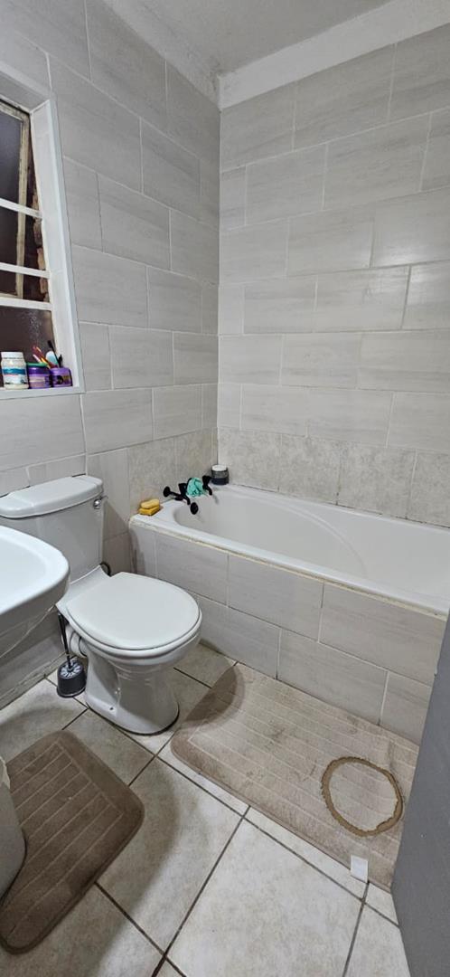 1 Bedroom Property for Sale in Crystal Park Gauteng