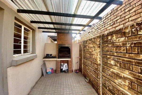 2 Bedroom Property for Sale in Pretoria North Gauteng