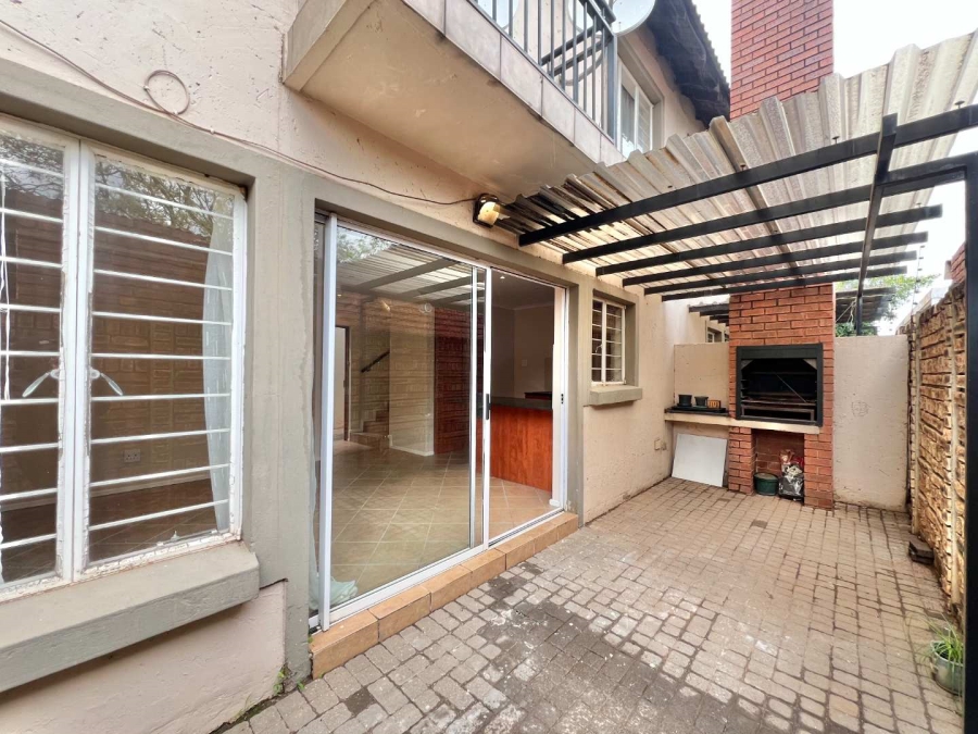 2 Bedroom Property for Sale in Pretoria North Gauteng