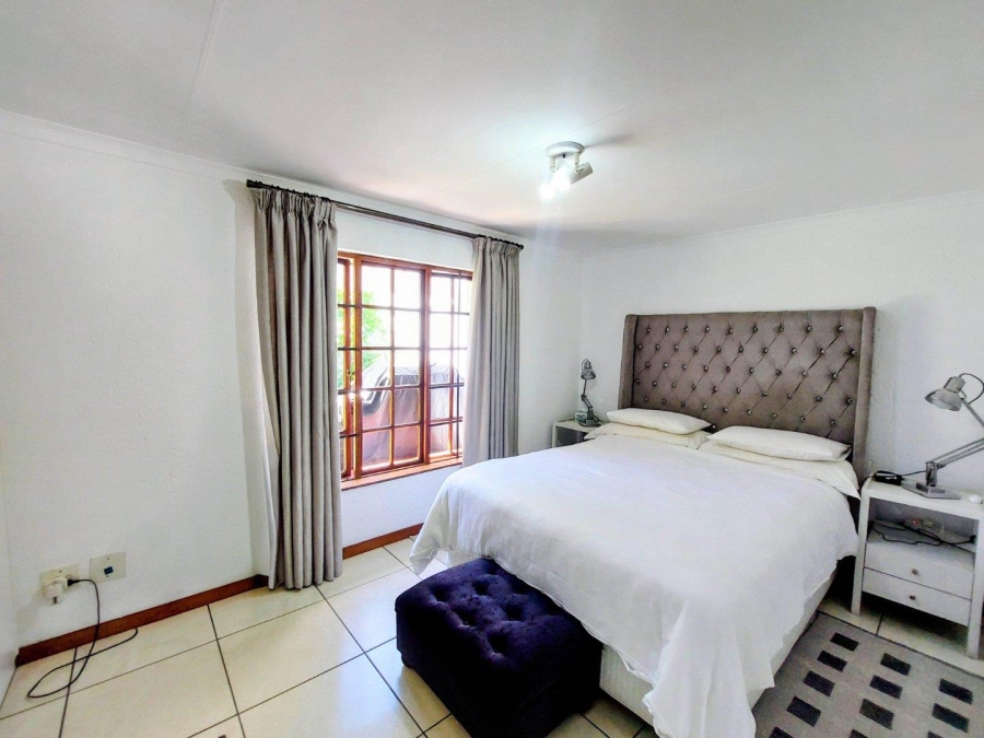 To Let 1 Bedroom Property for Rent in Bryanston Gauteng