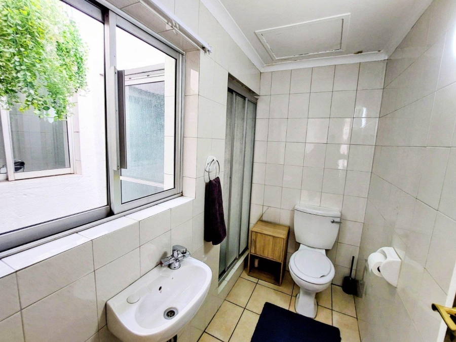 To Let 1 Bedroom Property for Rent in Bryanston Gauteng