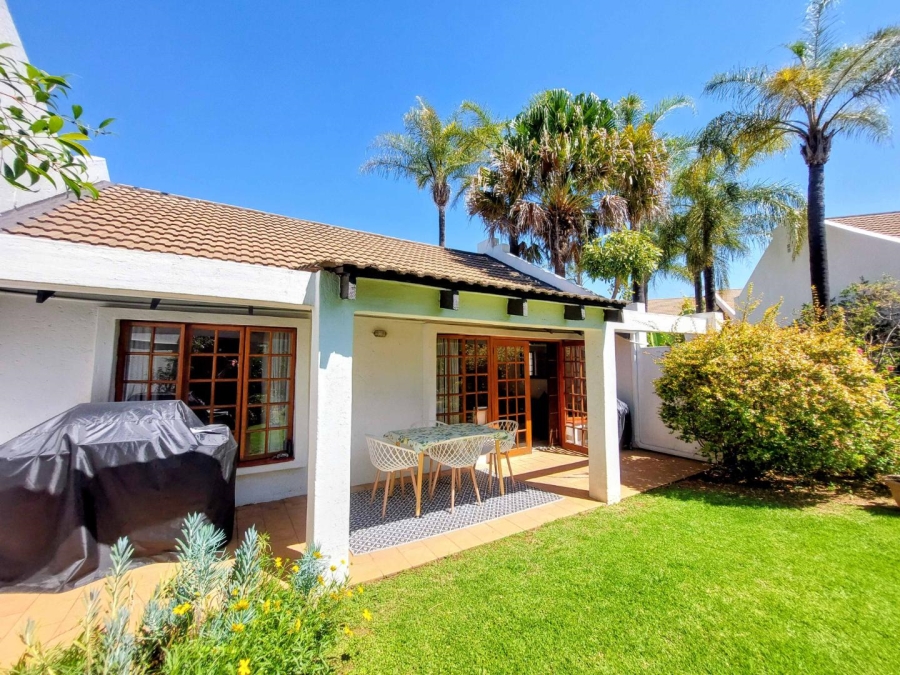 To Let 1 Bedroom Property for Rent in Bryanston Gauteng