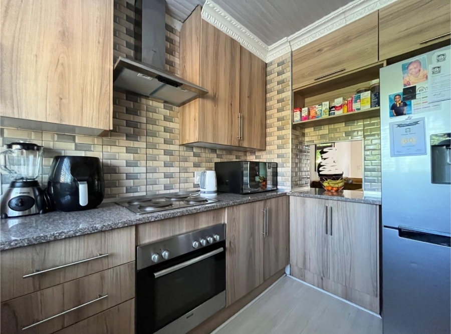 2 Bedroom Property for Sale in Rembrandt Park Gauteng