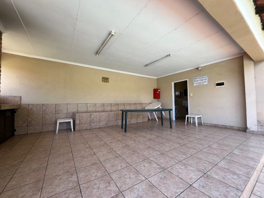 2 Bedroom Property for Sale in Rembrandt Park Gauteng