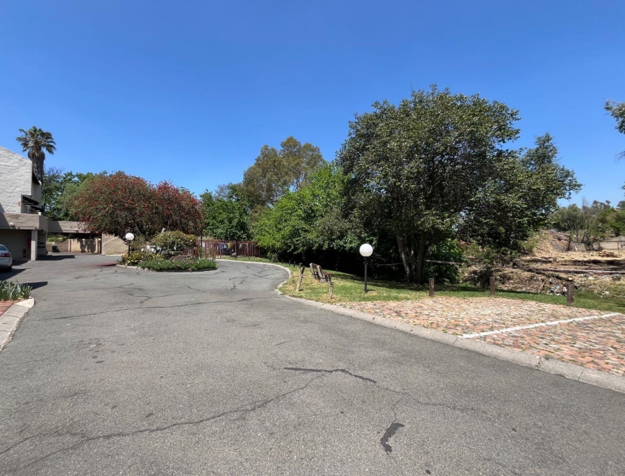 2 Bedroom Property for Sale in Rembrandt Park Gauteng