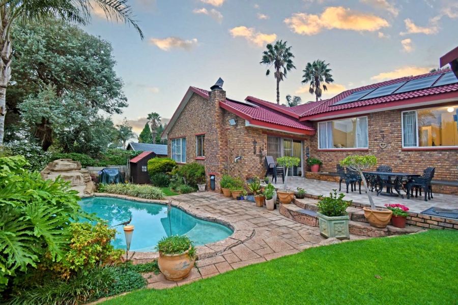 4 Bedroom Property for Sale in Noordheuwel Gauteng