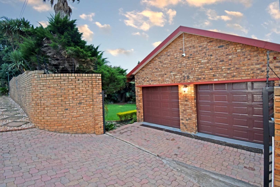 4 Bedroom Property for Sale in Noordheuwel Gauteng